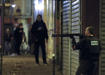 Γαλλία: Νεκρός 26χρονος μετά από πυροβολισμούς αστυνομικών (βίντεο)