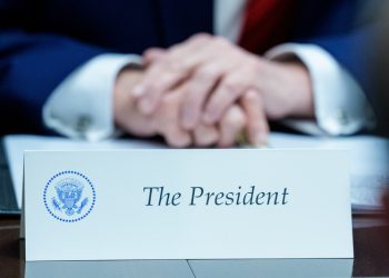 ΗΠΑ: Δημοκρατικές πολιτείες κατά Τραμπ για τη αύξηση τελών της βίζας H-1B