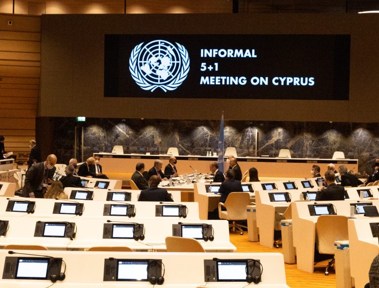 Μετά από έξι χρόνια ξαναρχίζουν οι απευθείας επαφές στο Κυπριακό