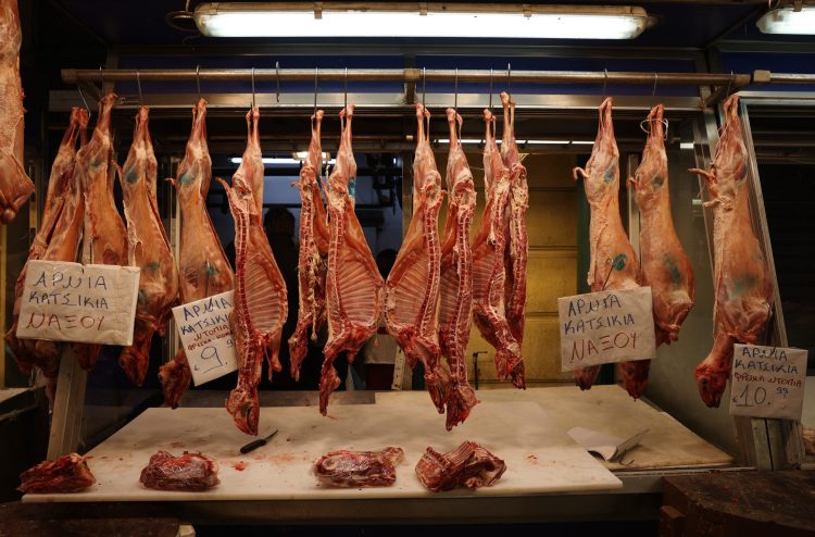 12 τόνοι χαλασμένων τροφίμων θα σερβίρονταν στο τραπέζι των γιορτών