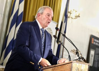 Δείτε ζωντανά την ομιλία του πρώην πρωθυπουργού, Κώστα Καραμανλή στο Kαπνεργοστάσιο (live)