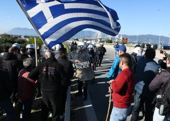 Φλωρίδης: «Μόνο οι γκάνγκστερς νιώθουν απειλή» – Διαψεύδει τα περί εγκληματικής οργάνωσης