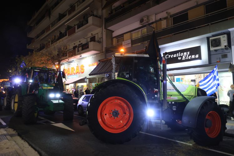 Αγρότες: Την Τρίτη η απάντηση στις προτάσεις τις κυβέρνησης