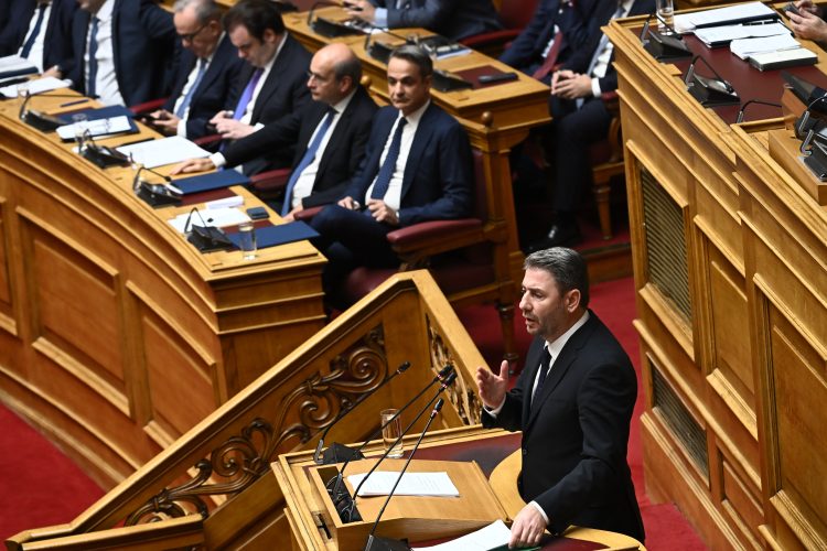 Διμέτωπη επίθεση Ανδρουλάκη σε Μαξίμου και Τσίπρα