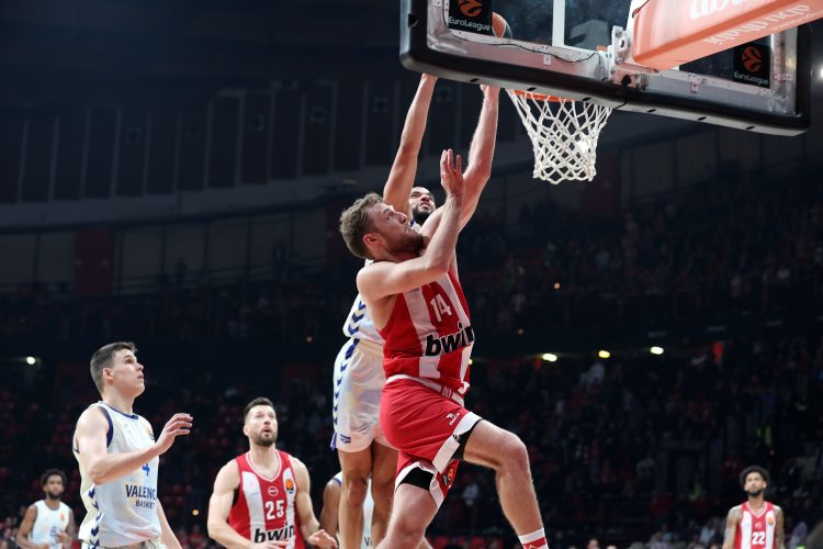 Ολυμπιακός–Βαλένθια 92-99: Κατάρρευση στο φινάλε και ήττα