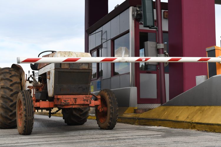 Δικογραφία κατά αγροτών για τα διόδια Δροσοχωρίου (βίντεο)