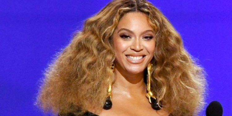 Forbes: Στο κλαμπ των δισεκατομμυριούχων η Μπιγιονσέ