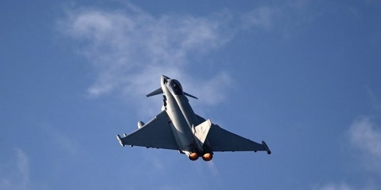 Το Μπανγκλαντές θα αγοράσει Eurofighter από την Ιταλία