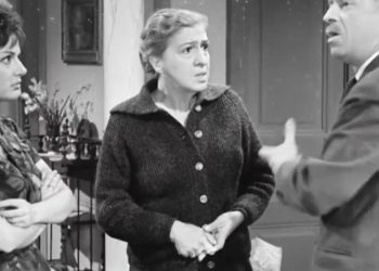 Φίνος Φιλμ: Γιορτινό αφιέρωμα με ευχές από τον ελληνικό κινηματογράφο (βίντεο)