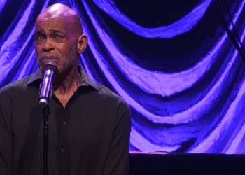 Νεκρός ο διάσημος μουσικός Jubilant Sykes μετά από μαχαιριές (βίντεο)