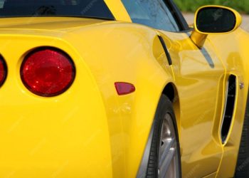 Οδηγός εγκατέλειψε Lamborghini μπροστά σε στάση λεωφορείου όταν είδε το μπλόκο για αλκοτέστ