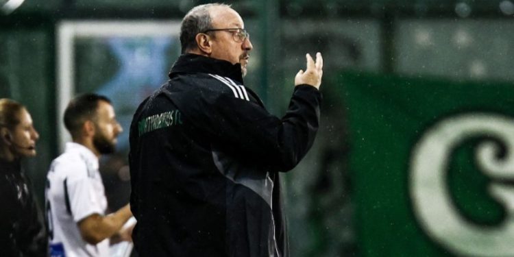 Η «σκληρή» ομιλία του Μπενίτεθ μετά την ήττα από τον ΠΑΟΚ