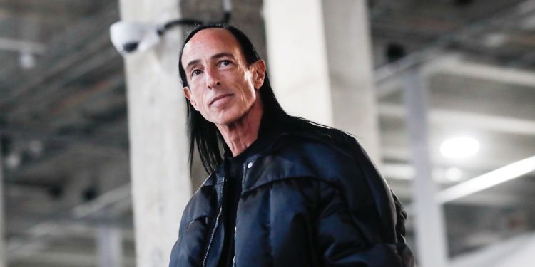 Ο Ρικ Όουενς θα σταματήσει τη χρήση γούνας ζώων στις συλλογές του