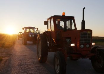 Μπλόκα, εκτροπές και πολύωρη ταλαιπωρία στις εθνικές οδούς: Οι χάρτες της τροχαίας και η πραγματικότητα