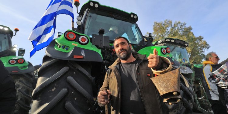 Επίθεση Λαζαρίδη σε Κωνσταντοπούλου: Με λέει γυμνοσάλιαγκα και βρομοΠΑΣΟΚο – Είναι η ντροπή της Βουλής (βίντεο)