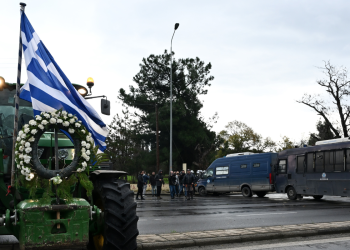 Θεσσαλονίκη: Επεισόδια ανάμεσα σε ΜΑΤ και αγρότες στα Πράσινα Φανάρια