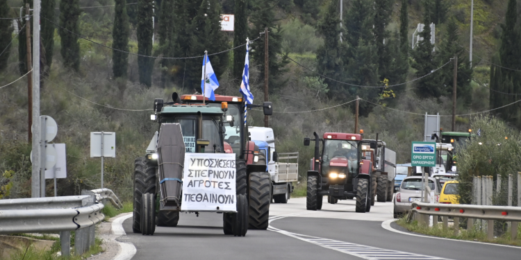 Αγρότες: Κλειστός ο κόμβος του Μπράλου – Από που η εκτροπή των οχημάτων