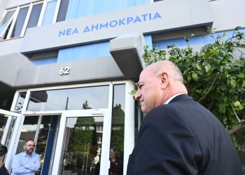 Όπισθεν ολοταχώς από την Κυβέρνηση, αναζητεί δίαυλο επικοινωνίας με τους αγρότες