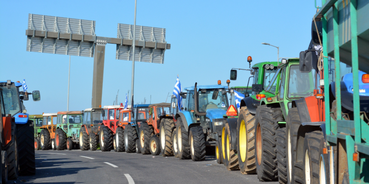 Πρωτοχρονιά στα μπλόκα για τους αγρότες – Οι δρόμοι που κλείνουν από σήμερα (28/12)