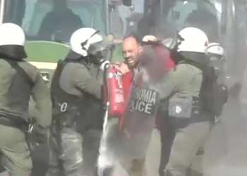 «Μου σκότωσαν τα ζώα, χρωστάω παντού» φώναζε κτηνοτρόφος την ώρα της σύλληψης στη Λάρισα (βίντεο)