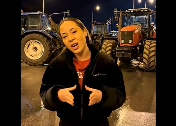 Νέα αγρότισσα στα μπλόκα: «Για να αγοράσω έναν καφέ σήμερα πρέπει να πουλήσω 16 κιλά σιτάρι» (βίντεο)