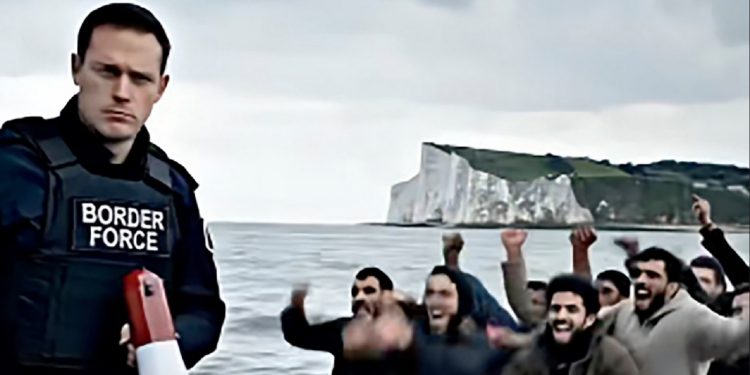 TikTok: Δισεκατομμύρια προβολές «σεξουαλικού» και αντι-μεταναστευτικού περιεχομένου παραγόμενο από AI