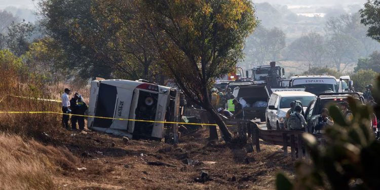 Αλγερία: 14 νεκροί και 34 τραυματίες σε πολύνεκρο τροχαίο – Ανατράπηκε λεωφορείο