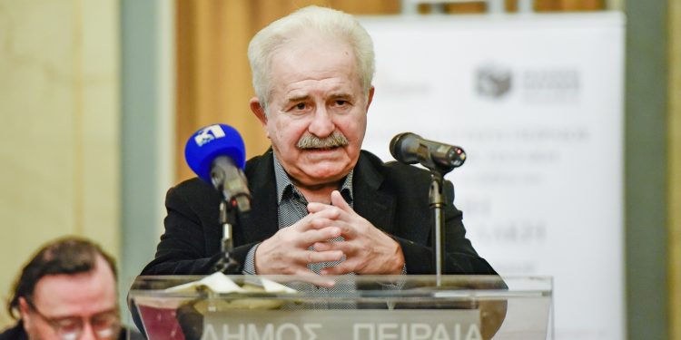 Μίμης Ανδρουλάκης: Άσε Αλέξη τον Μητσοτάκη, πήγαινε στο «τι να κάνουμε» (βίντεο)