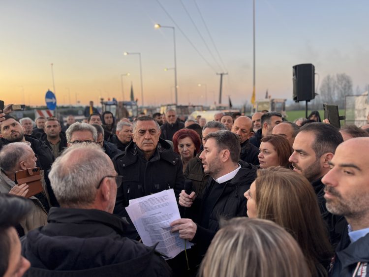 Παρών στο πεδίο των κοινωνικών αγώνων ο Ανδρουλάκης, αλλά η «βελόνα» κολλημένη!