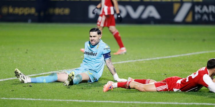 Άρης – Ολυμπιακός 0-0: Άντεξε ο Άρης, «κόλλησε» ο Ολυμπιακός στο «Κλεάνθης Βικελίδης»