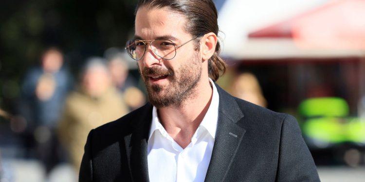 Άρης Μουγκοπέτρος: Δικάζεται στο αυτόφωρο για ενδοοικογενειακή απειλή