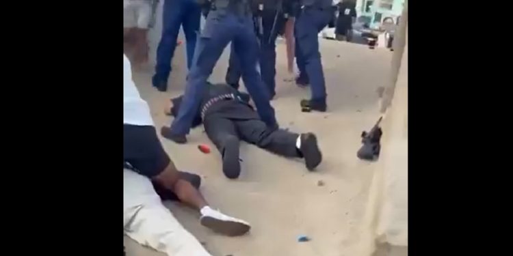 Ένοπλοι άνοιξαν πυρ σε εβραϊκή γιορτή στο Σίδνεϊ – Δώδεκα νεκροί (προσοχή σκληρές εικόνες)