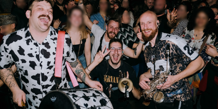 Σκοταδισμός στη Φλώρινα: Δήμαρχος διέκοψε συναυλία για τραγούδι στη σλαβική γλώσσα!