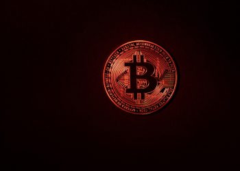 Bitcoin: Βουτιά άνω του 30% από το ιστορικό υψηλό του