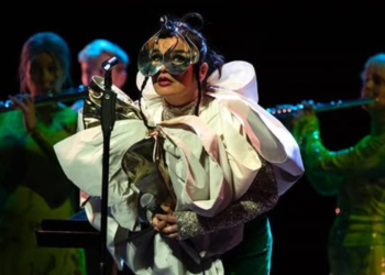 Eurovision: Η Bjork καλεί τον RÚV να αποσύρει τη συμμετοχή της Ισλανδίας