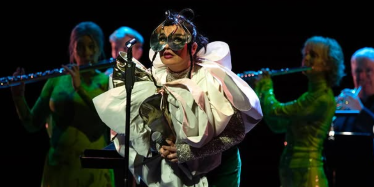 Eurovision: Η Bjork καλεί τον RÚV να αποσύρει τη συμμετοχή της Ισλανδίας