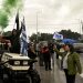 Δεν κάνουν πίσω οι αγρότες στα μπλόκα παρά την κακοκαιρία
