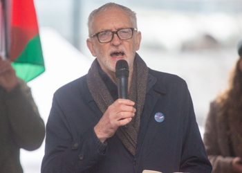 Ο Κόρμπιν ίδρυσε κόμμα που στο 1ο του συνέδριο έκανε διαγραφές και παραλίγο να διασπαστεί