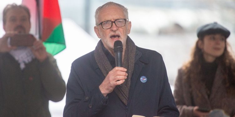 Ο Κόρμπιν ίδρυσε κόμμα που στο 1ο του συνέδριο έκανε διαγραφές και παραλίγο να διασπαστεί