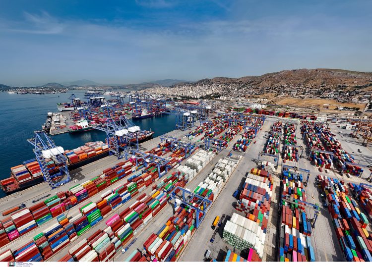 Made in China, financed by USA: Ποιος κάνει κουμάντο στα ελληνικά λιμάνια;
