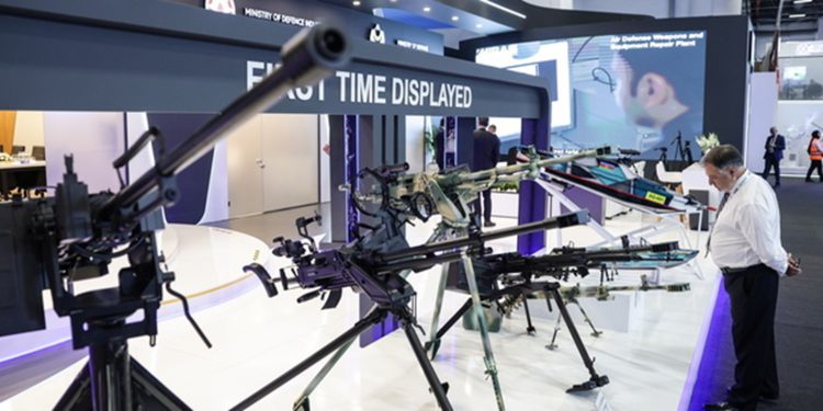 Όλο και περισσότεροι ελληνικοί όμιλοι επενδύουν στη «χρυσοφόρο» αμυντική βιομηχανία
