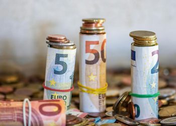 Η διαφθορά ως «κανονικότητα» για τους νέους: Τι αποκαλύπτει η πανελλαδική έρευνα