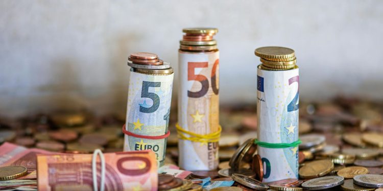 Η διαφθορά ως «κανονικότητα» για τους νέους: Τι αποκαλύπτει η πανελλαδική έρευνα