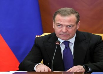 Μεντβέντεφ για “παγωμένα” ρωσικά κεφάλαια : «Ενδεχόμενη κατάσχεση από την τρελή ΕΕ, μπορεί να δικαιολογήσει πόλεμο»