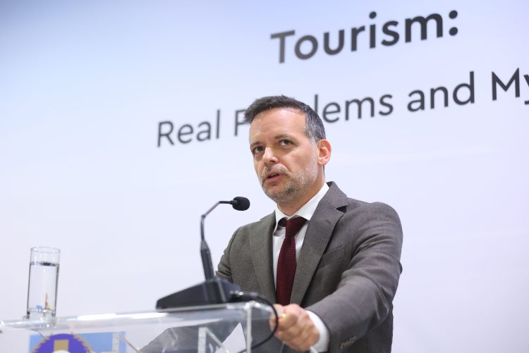 Αιχμές Δούκα κατά Ανδρουλάκη με άνοιγμα στον Τσίπρα (βίντεο)