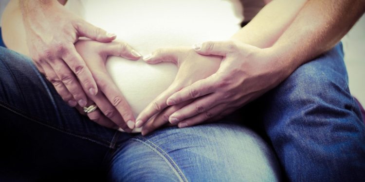 Τεχνητή μήτρα στο εργαστήριο: Πώς οι επιστήμονες παρακολουθούν τα πρώτα βήματα της εγκυμοσύνης