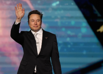 Μασκ εναντίον ΕΕ: Απειλεί με αντίποινα για το πρόστιμο στο Χ