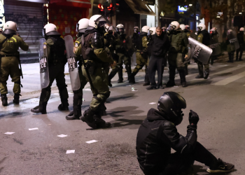 Επέτειος Γρηγορόπουλου: Επεισόδια στα Εξάρχεια – Συλλήψεις και χημικά από την ΕΛ.ΑΣ