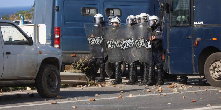 Κλειστό μέχρι νεοτέρας το αεροδρόμιο του Ηρακλείου – Αναστέλλονται οι πτήσεις
