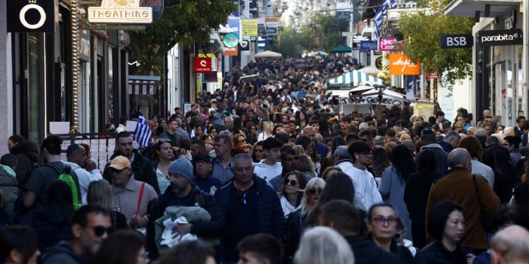 Ανοιχτά τα καταστήματα σήμερα – Σε ρυθμούς εορταστικού ωραρίου η αγορά